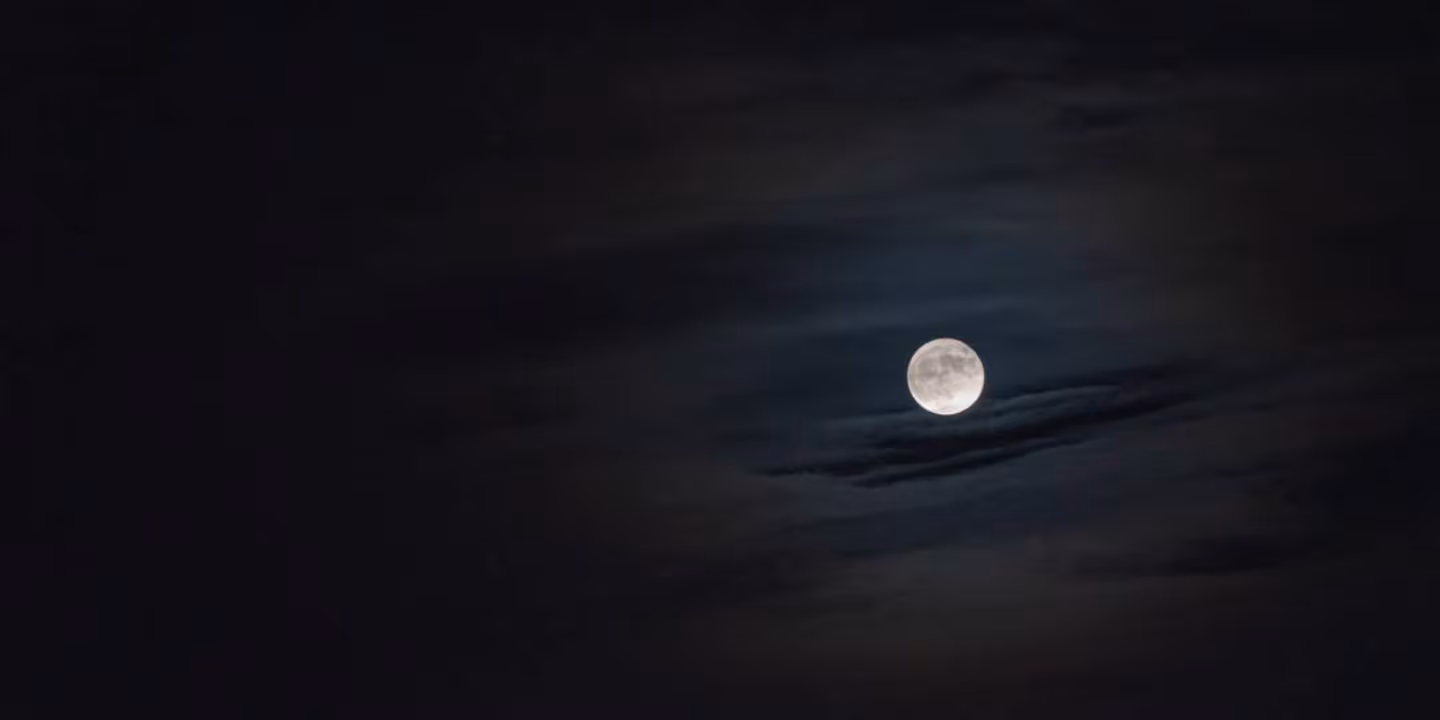 Qu&eacute; es la microluna y por qu&eacute; dicen que se volver&aacute; azul en este Mayo 2026