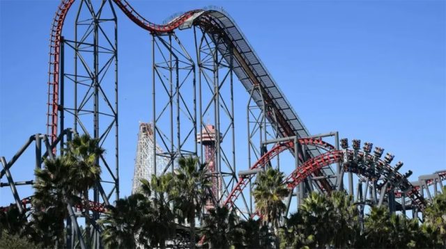 La montaña rusa que alcanzaba 130 km/h y sus asientos giraban fue cerrada tras producir graves lesiones cerebrales