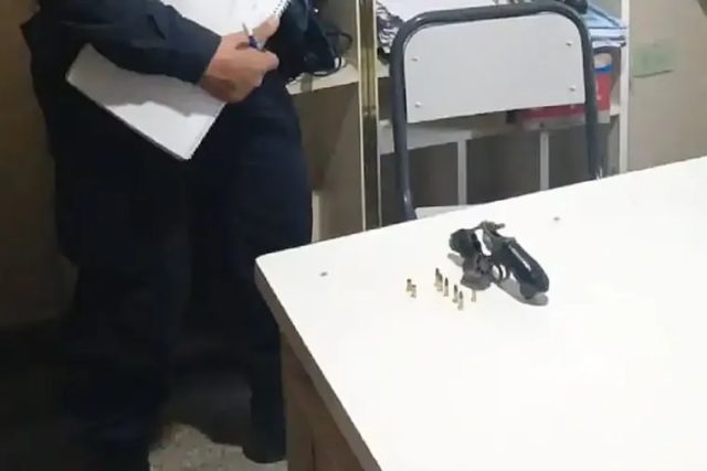 Tucumán: Allanaron las casas de los alumnos que llevaron armas a colegios