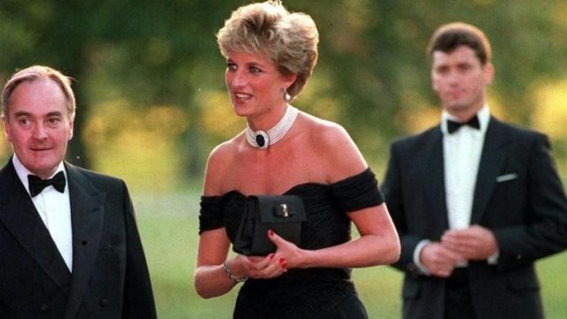 La historia del vestido de la "venganza" que usó Diana de Gales tras la confesión de adulterio de Carlos III