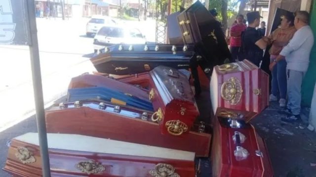 Insólito hallazgo: guardaban ataúdes en una ex panadería