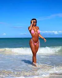 Sol Pérez se fotografió desde México con su colección de microbikinis - Chaco Prensa