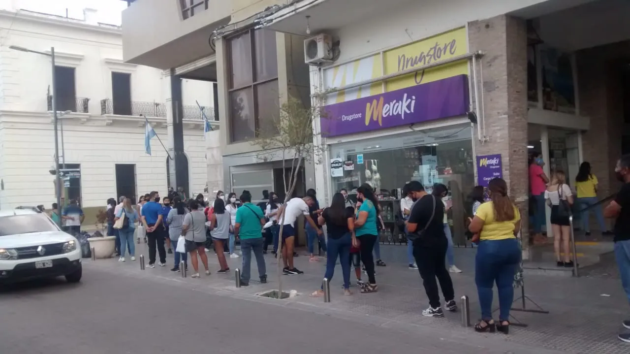 A docente acusada de violencia escolar, no le permiten el ingreso