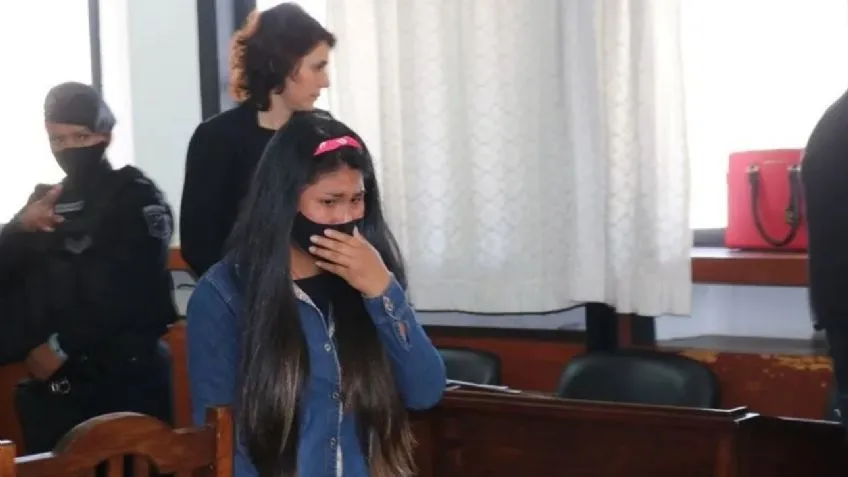 A los 11 años, su padre la forzó a juntarse con un hombre que la doblaba en edad