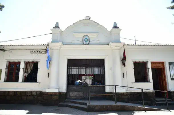 Abusó por dos años a su hijastra y tuvo tres hijos