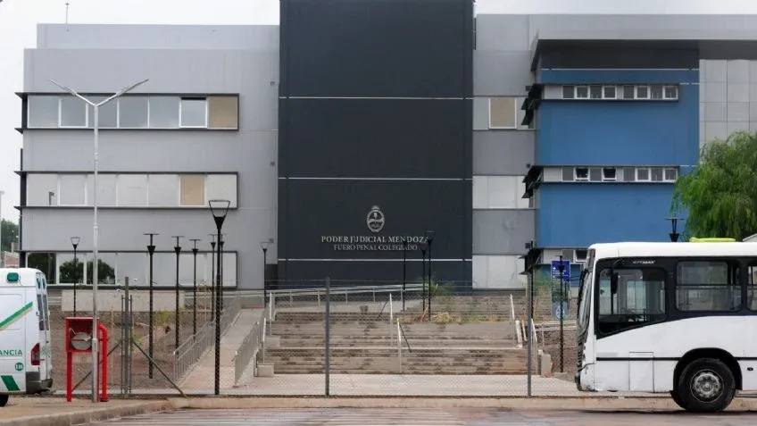 Adolescente le destrozó la casa y amenazó de muerte a su suegra