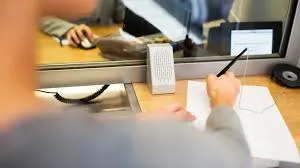 Adolescente le dio un barretazo a su hermano e intentó acuchillarlo