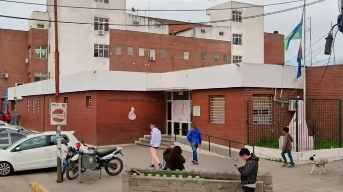 Adolescente llamó a la Policía y denunció que su novio la golpeó