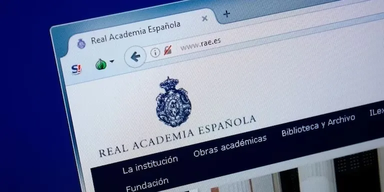 Adolescente se grabó mientras su perro le practicaba sexo oral