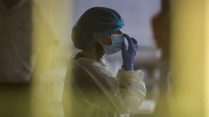 Advertencia de la OMS: "Nos enfrentamos a un tsunami de infecciones por Delta y Ómicron"