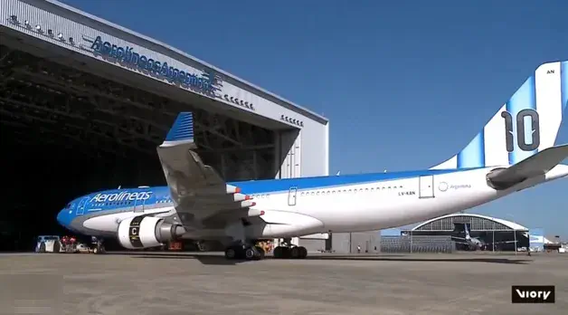 Aerolíneas Argentinas presentó el “avión de Messi” para el Mundial 2026