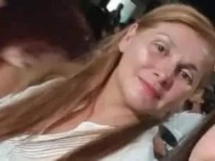 Agarró fuerte a su bebé y se tiró de la moto en marcha porque su pareja manejaba alcoholizada