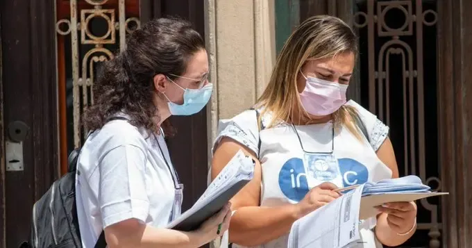 Alcoholizado chocó a otro vehículo y se incrustó en una vivienda