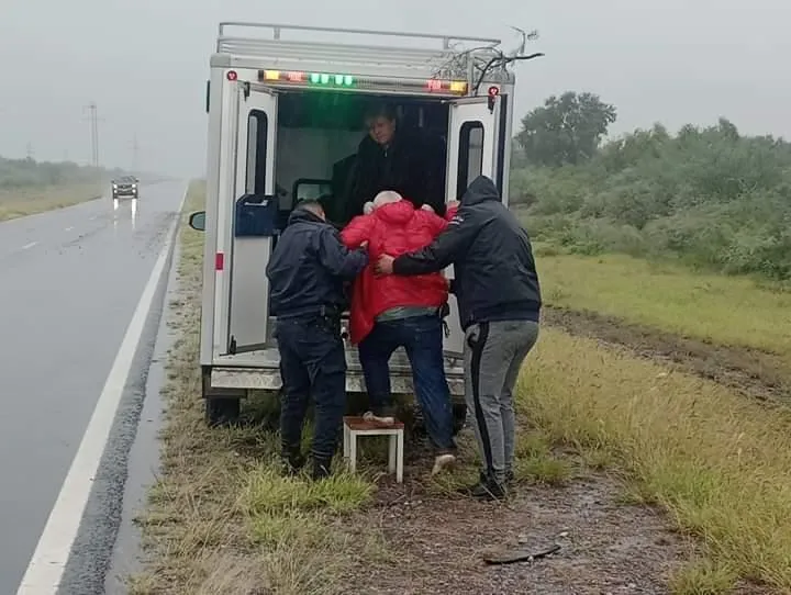 Amenazó y quiso robarle a la tía