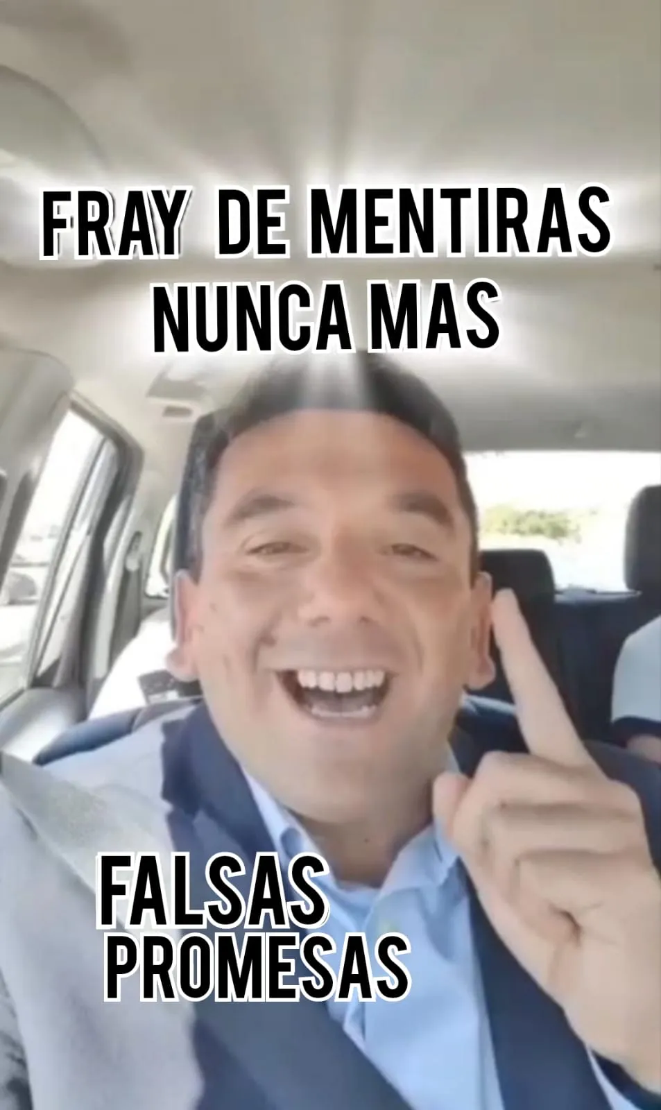 Apareció el video que acredita la versión de que el premio que recibió Wanda Nara es "retrucho"