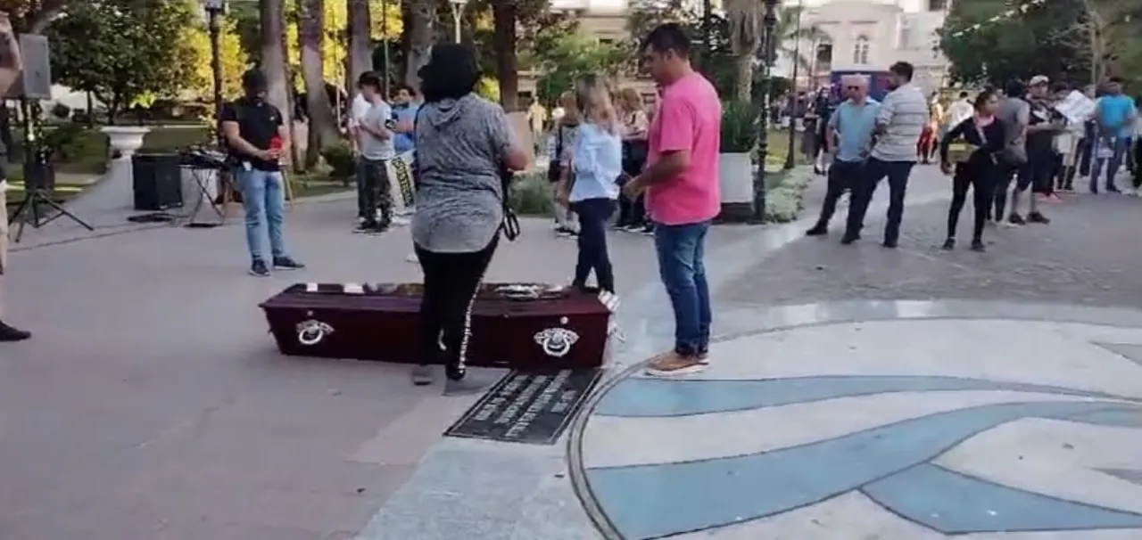 Aprehenden a un hombre en la Rivadavia