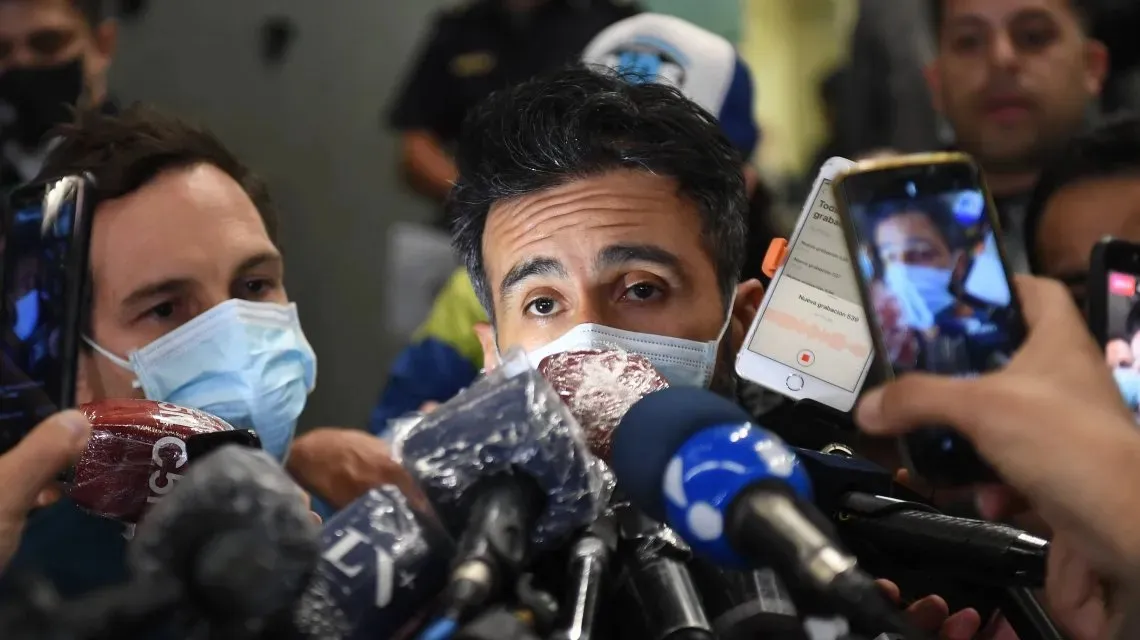 Arrestaron a youtuber que dejó a su novia sin ropa en el frío de Moscú y murió congelada