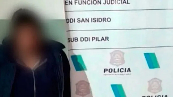 Asegura que viene del año 2174 y alerta sobre tres catástrofes