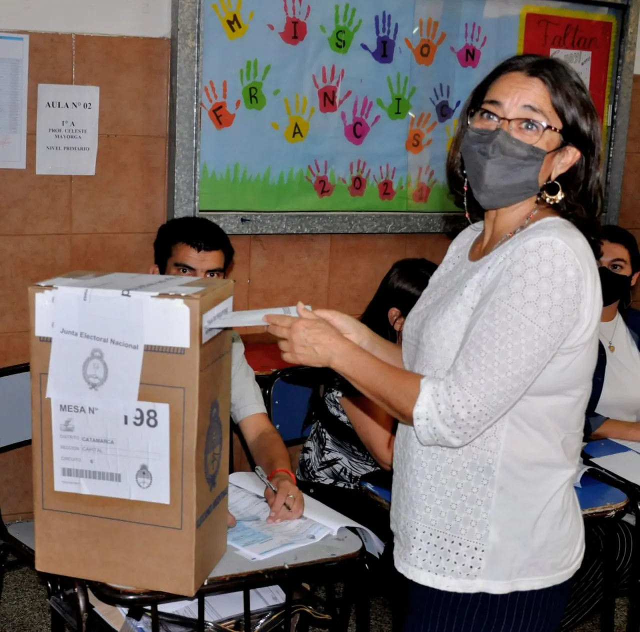 Aseguran, desde su bunker, que el Frente de todos va ganando por el 10 al 11 %