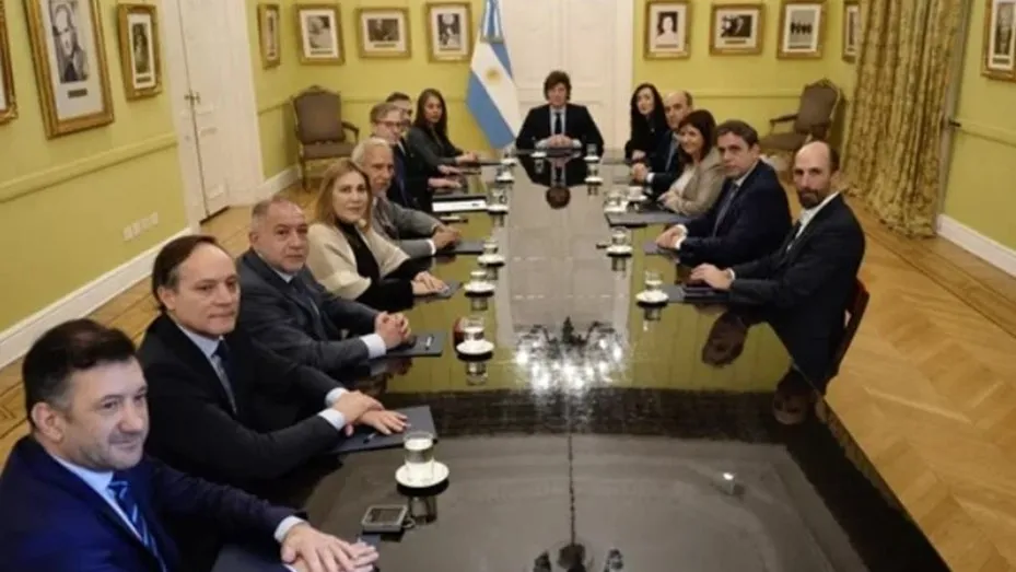 Asesinan a una argentina en Londres y a dos de sus tres hijos: los mató el tercero, de 18 años
