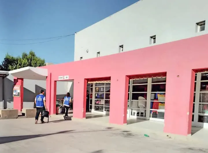 Asesinó a puñaladas a su hija de 5 años e intentó quitarse la vida