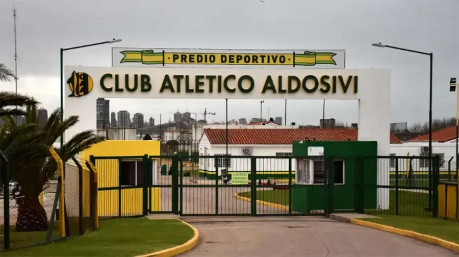 Asesinó de 163 puñaladas a la esposa y le dieron un permiso especial para visitar a sus padres