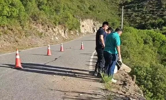 Atención automovilistas: Por visibilidad reducida y camión detenido transitar con precaución