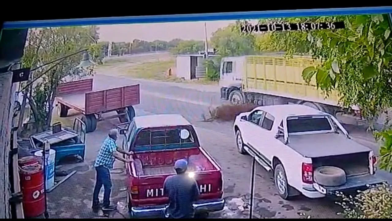 Atendió a una clienta y recibió propina con una dura confesión
