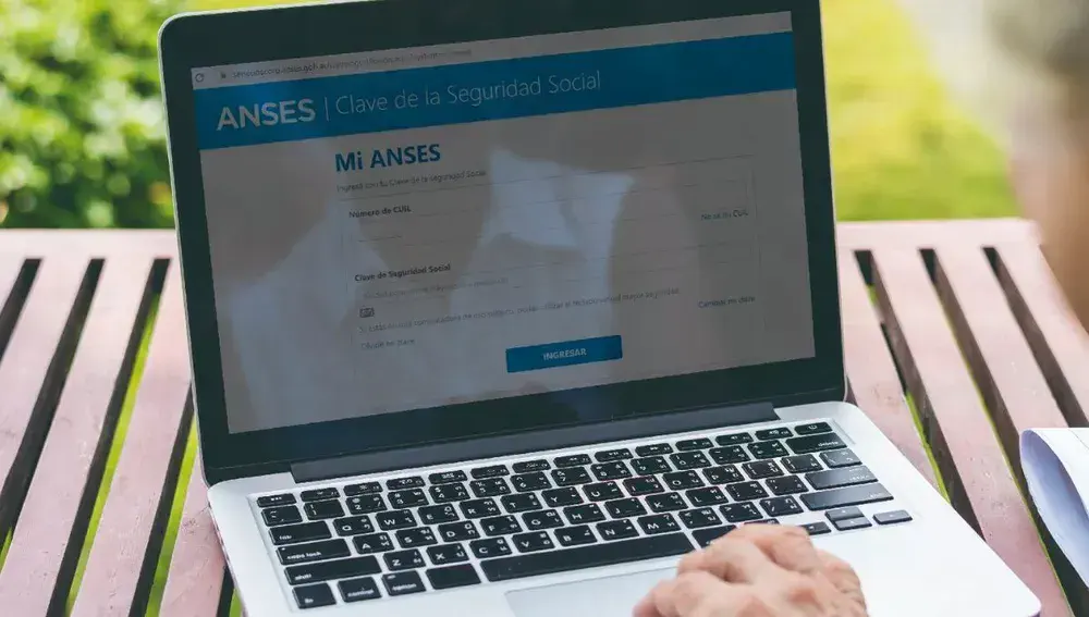 AUH y Tarjeta Alimentar: quiénes recibirán hasta $601.041 en abril