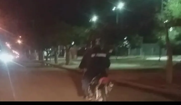 Automovilista chocó contra un poste del tendido eléctrico en Santa María