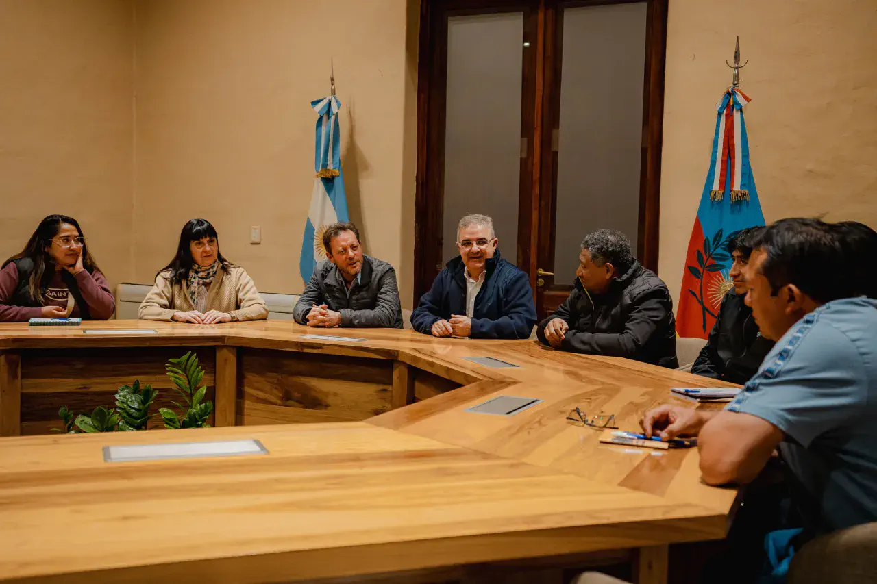 Avanzan acciones conjuntas para fortalecer proveedores y empleo local en Antofagasta de la Sierra