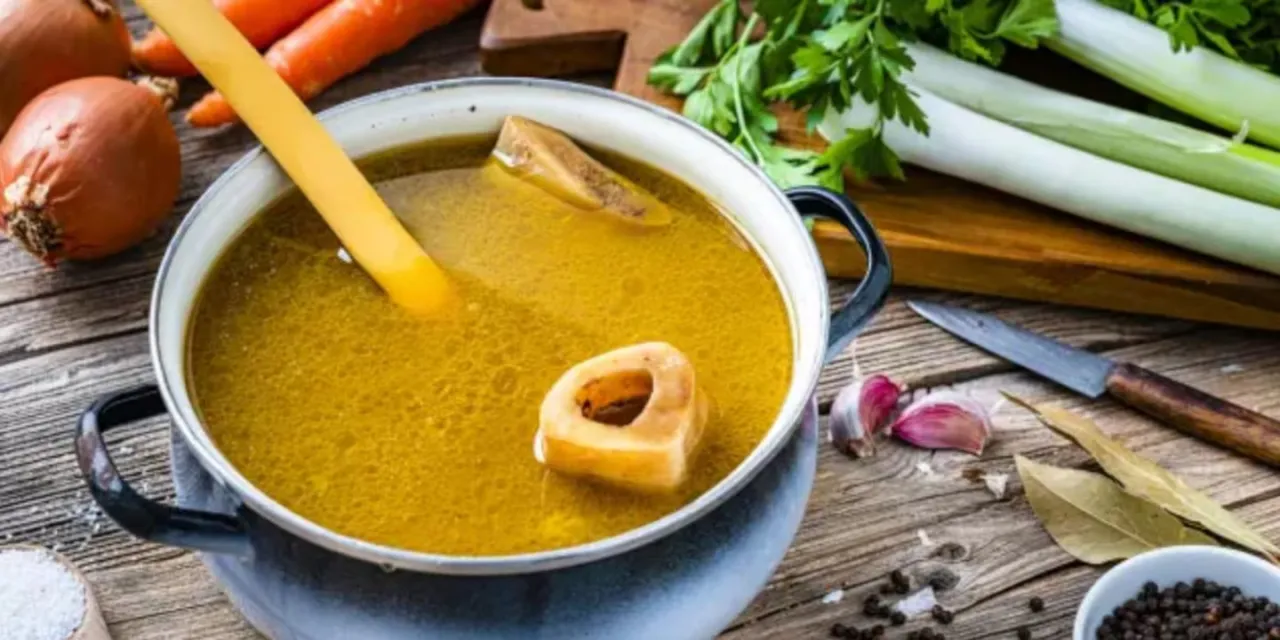 "Banana coffee": por qué es tendencia tomar café con banana y cómo prepararlo