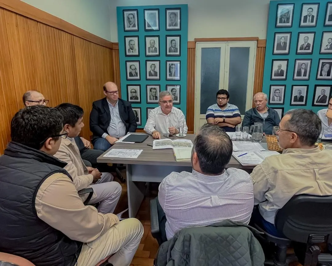 Becados que cobran $217.000 piden respuestas a Susana Zenteno