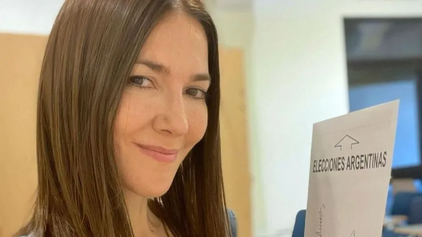 Belinda saludó al verano sin corpiño y en colaless