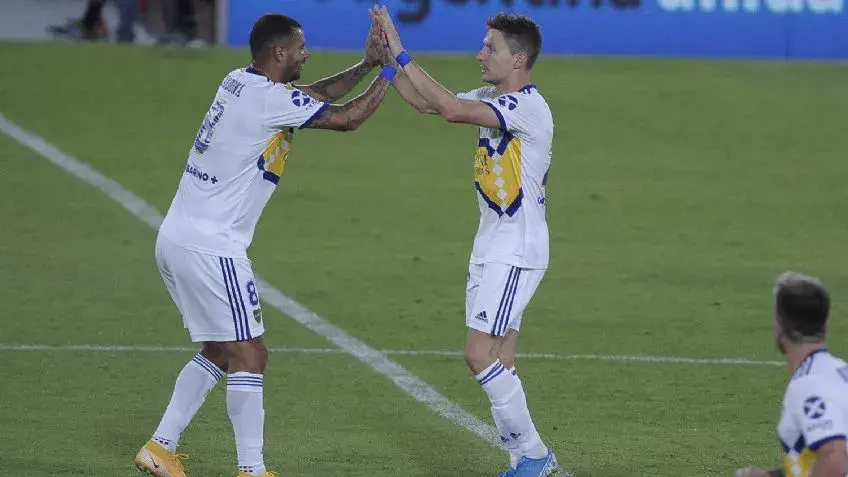 Boca reaccionó a tiempo y venció al Rojo por un golazo