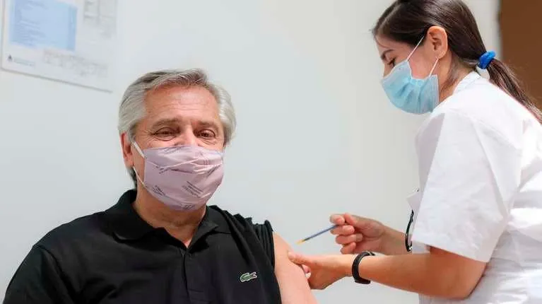 Brasil: denuncian aplicación de vacunas AstraZeneca vencidas