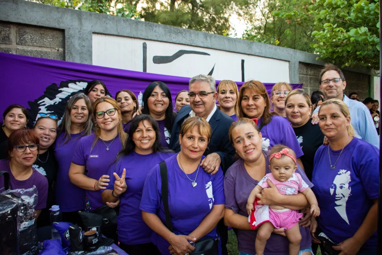 Buenos Aires: Fuertes imágenes de un OVNI causó pánico en los vecinos