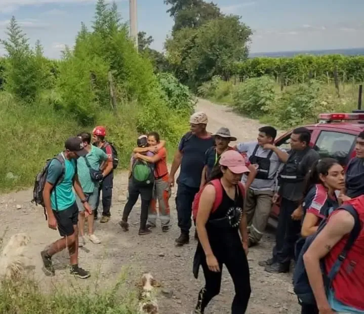 Buscan a una joven que salió a festejar un cumpleaños y no regresó: "Hijita por favor donde estás"