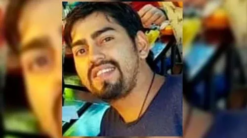 Cayó una avioneta cerca de la Autopista Buenos Aires-La Plata: hay dos muertos