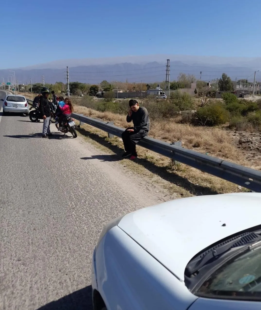 Chocaron un camión y un auto