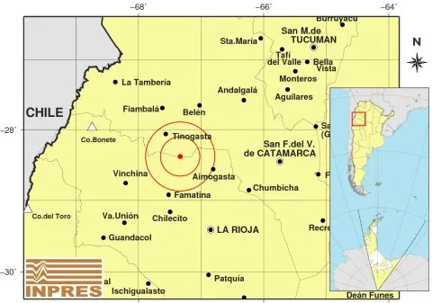 Chocó a una camioneta que estaba el paso del semáforo