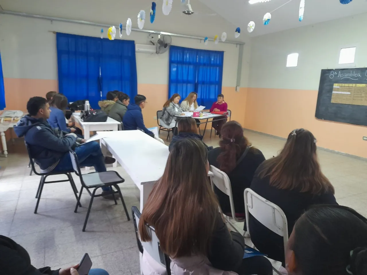 Chocó contra dos árboles