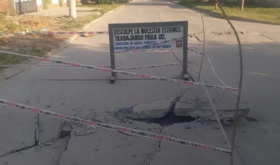 Chocó contra un auto estacionado