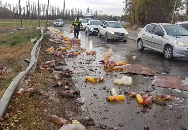 Coca-Cola lanza botellas con tapas adheridas para fomentar el reciclaje