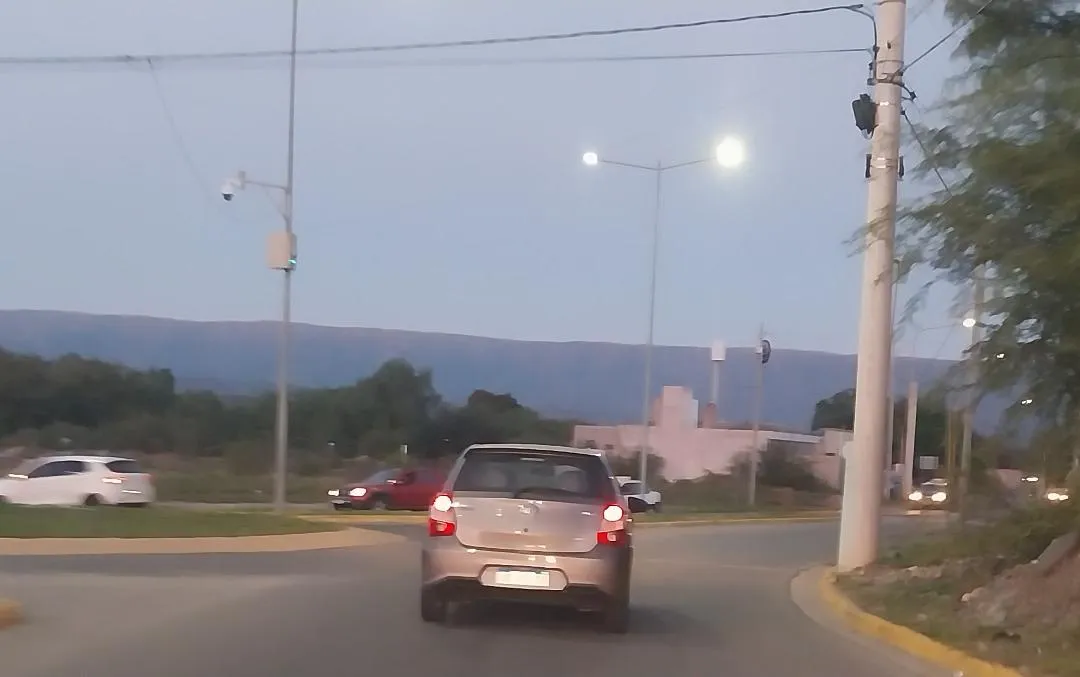 Comisario golpeó a su pareja y le robó el lavarropas