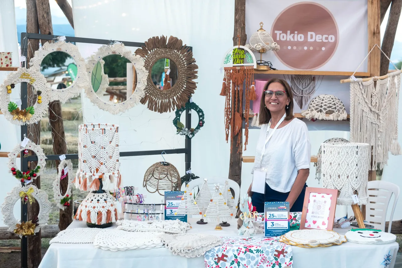 Con el encendido del arbolito navideño y la visita de Papá Noel: invitan a vivir la Navidad en la plaza 25 de Mayo