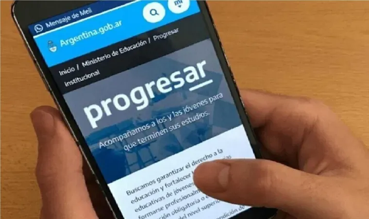 Con un trabajo interministerial, continúa la contención de los vecinos y reparación de daños en Laguna Blanca