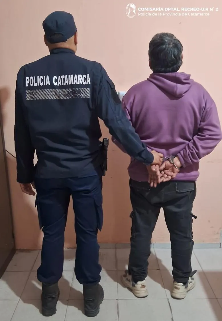 Consumió en un carro de comidas, se negó a pagar y huyó