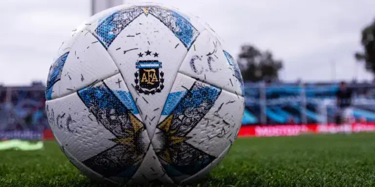 Copa de la Liga en dos zonas y un campeonato todos contra todos: cómo se jugará el torneo del 2025