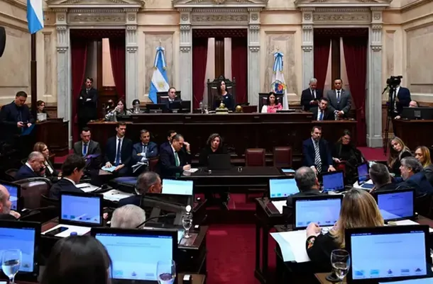 Córdoba: una gendarme, acusada de humillar a cien aspirantes a quienes obligó a desnudarse
